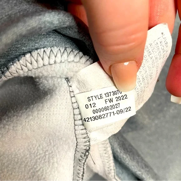 Itm 0008 Women’s Under Armour pull over hoodie size LG - Picture 9 of 9